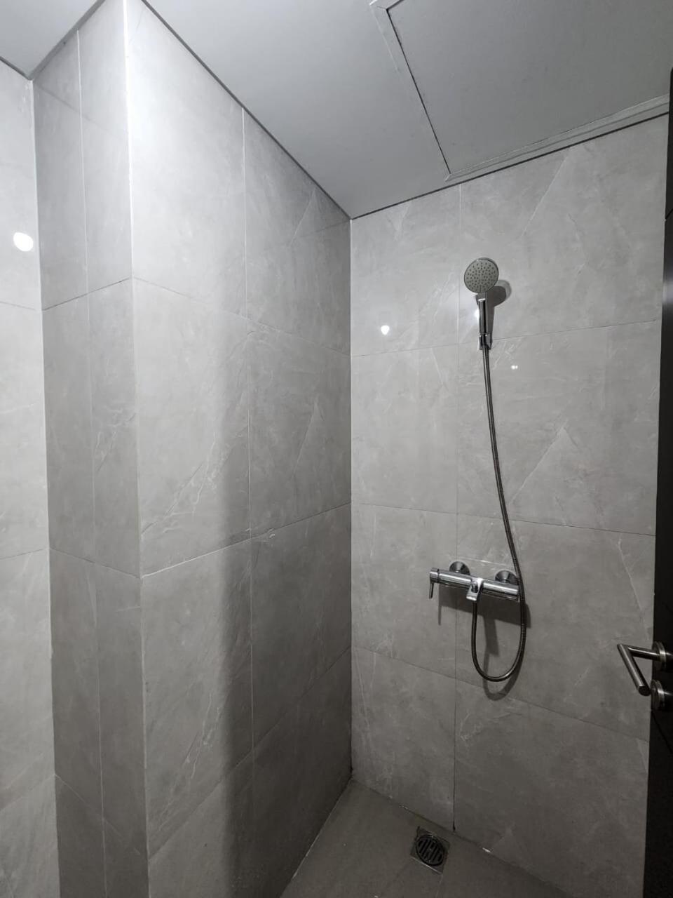 Spacious Comfortable Apartemen South Surabaya Exterior photo